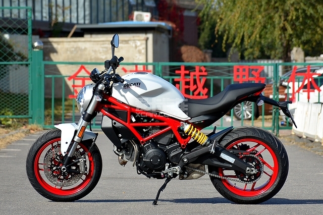 风冷怪兽回归杜卡迪monster797实拍