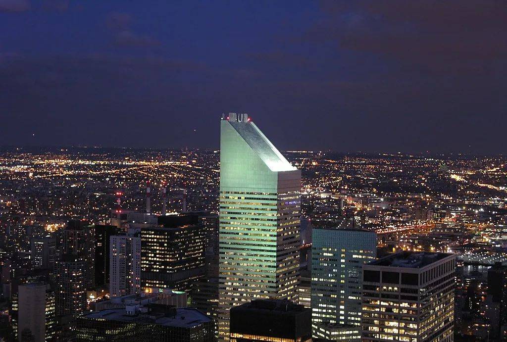 花旗集团中心是美国纽约新一代摩天楼代表作之一,在功能上包括花旗