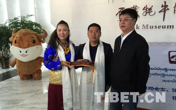 形色藏人益西卓玛和她的老公