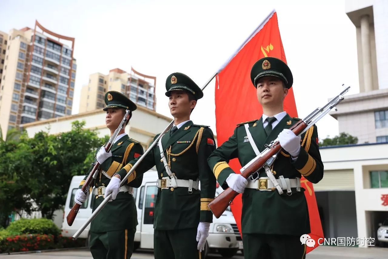 作为一名公安边防官兵,职责使命在召唤我,我一直在前进.