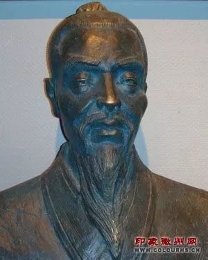 磨来清",形成了一整套操作规程,改进了捣烟,和胶的方法,奚超和其子奚