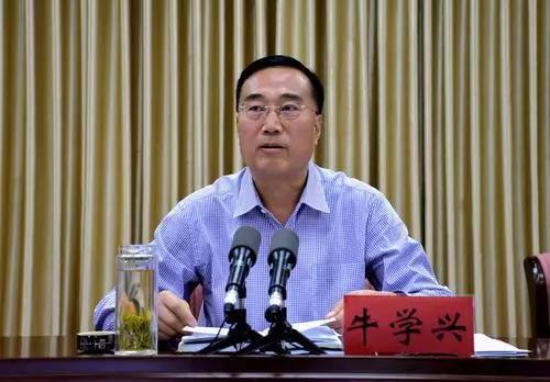 地区召开干部大会 牛学兴对当前重点工作这样要求