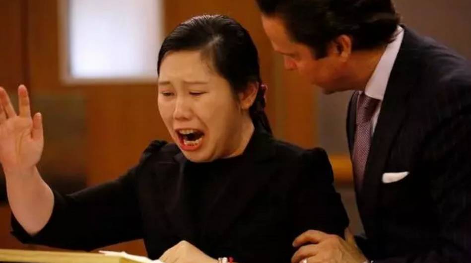 白人女司机撞死中国母亲,毁证撒谎却仅判一年,法官:她是好人 ?