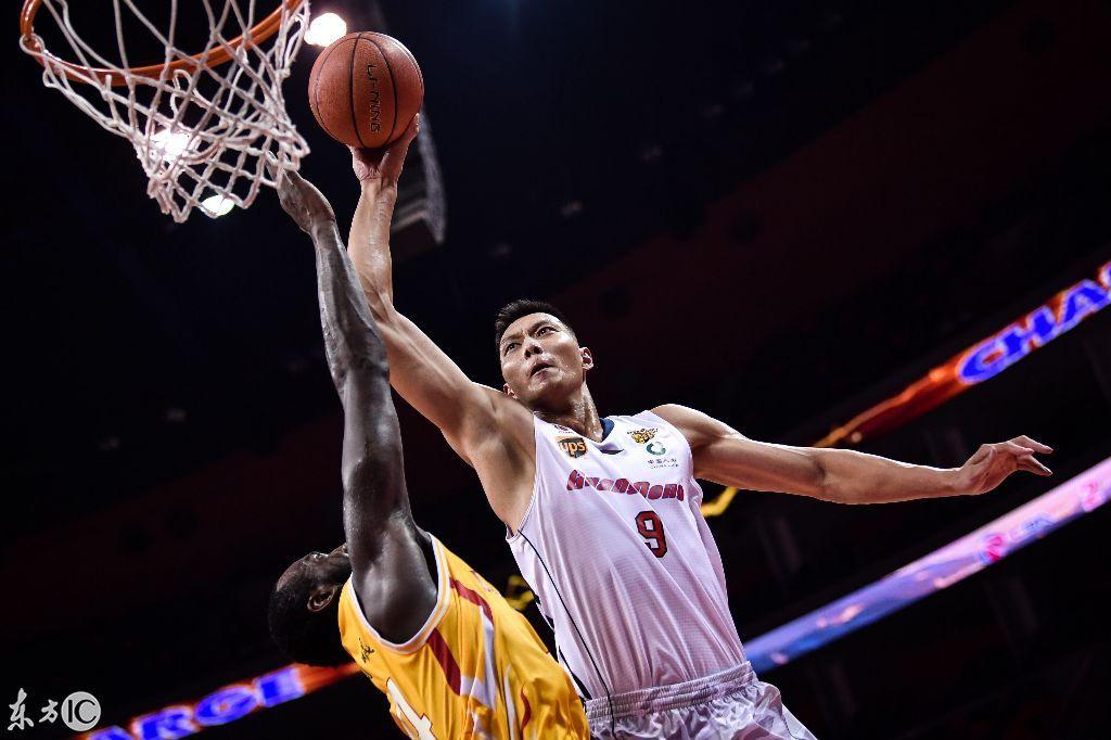 广东宏远30分大胜南京同曦,易建联宝刀未老上演霸气隔扣!