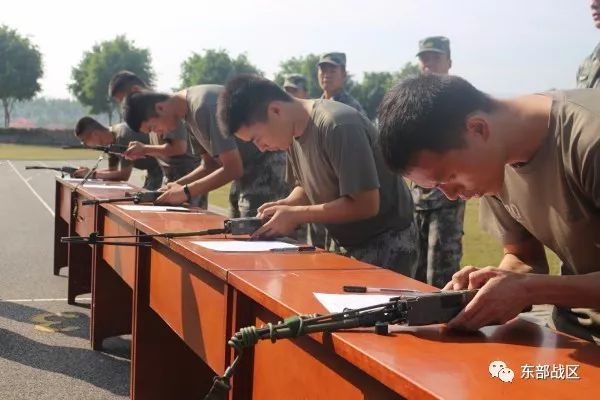 实拍部队军官年终考核,锤炼过硬综合能力素质