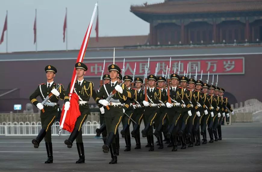 执行25000次任务0失误他们是天安门国旗护卫队