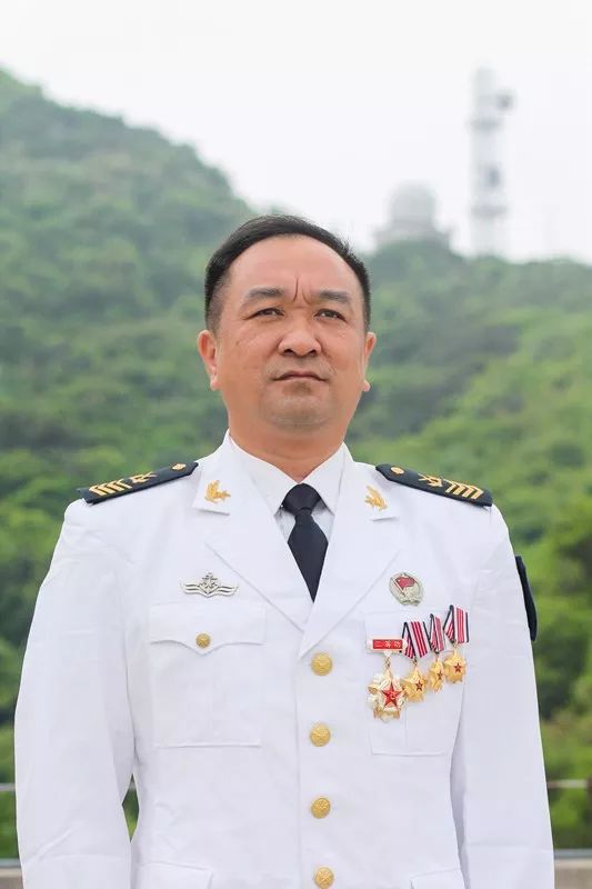 在国家特类海岛服役28年的一级军士长刘达勇通过学习党的十九大精神