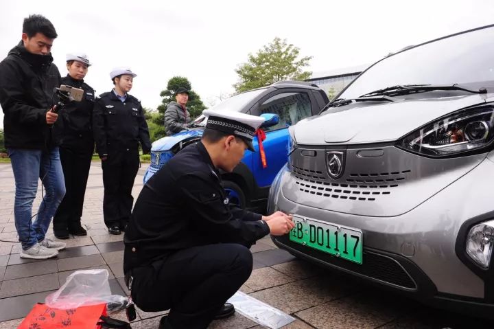 互联网预约驾考、车检、自主选号.2017年广西