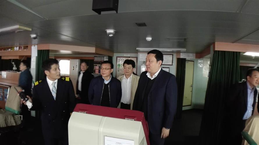[上海]市交通委主任谢峰带队赴外高桥港区开展调研工作(图)