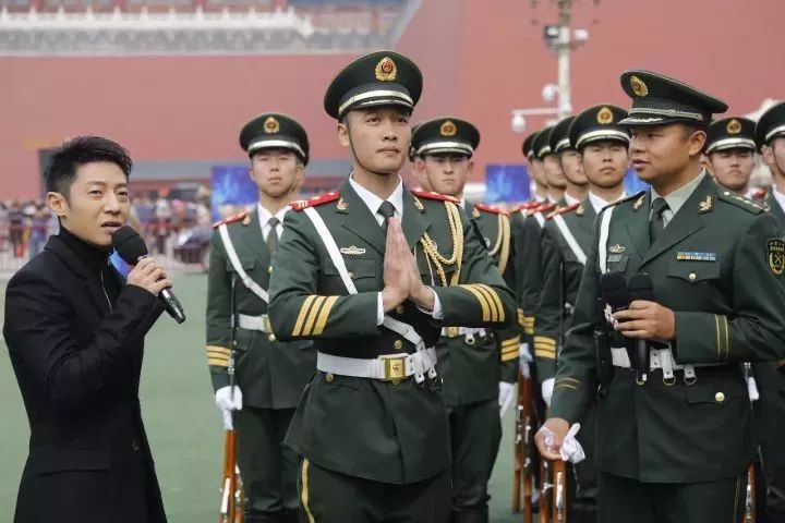他们是天安门国旗护卫队|战士|国旗护卫队|升旗_新浪新闻
