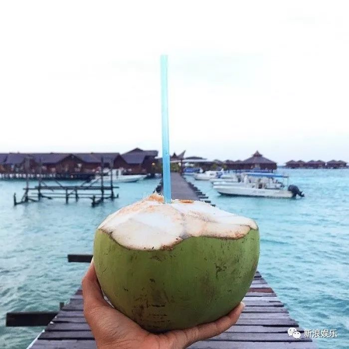 喝椰子汁