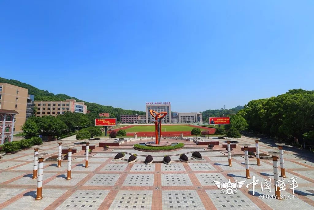 军校最美秋景巡礼第11站:陆军工程大学
