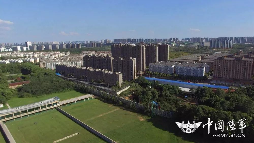 军校最美秋景巡礼第12站:陆军步兵学院