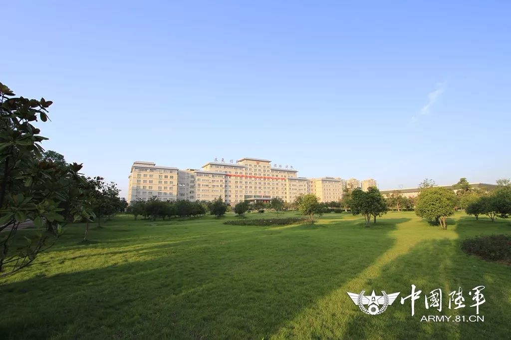 军校最美秋景巡礼第11站:陆军工程大学