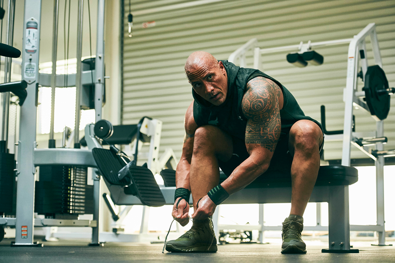 现已发售巨石强森携手underarmour带来全新系列单品