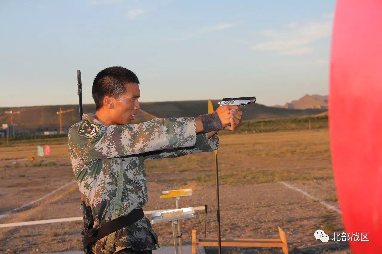 深度揭秘:"血狼"特种部队炊事班长靠什么在国际赛场上摘金夺银?