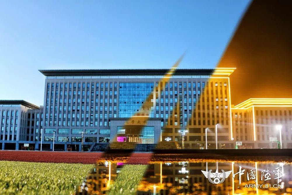 军校最美秋景巡礼第12站:陆军步兵学院