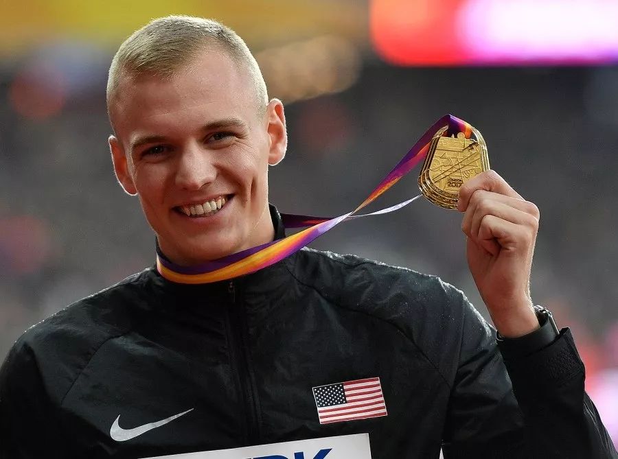 科苯衲甑淖罴涯运动员("杰西·欧文斯奖"得主)是肯德里克斯,sam