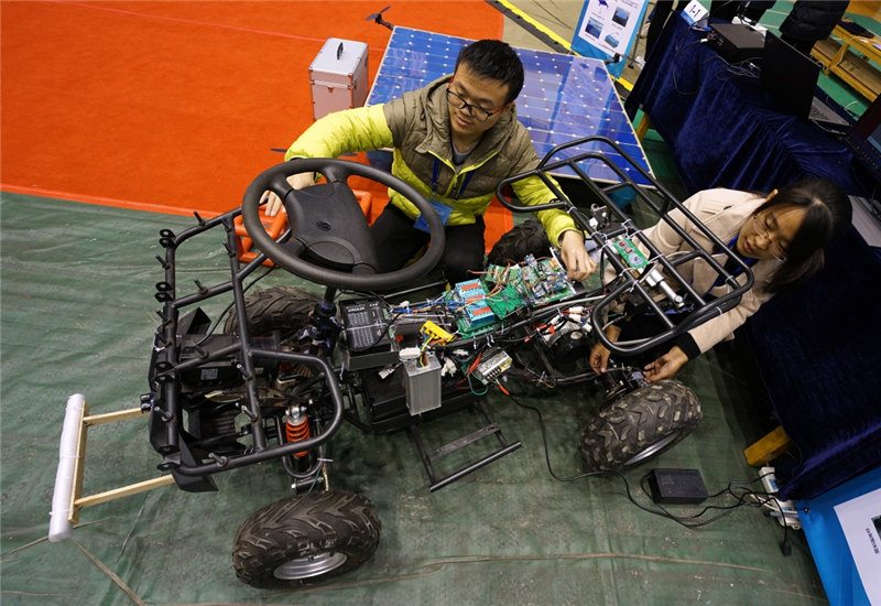 南航研究生展示科技创新作品|研究生|作品|科技创新_新浪新闻