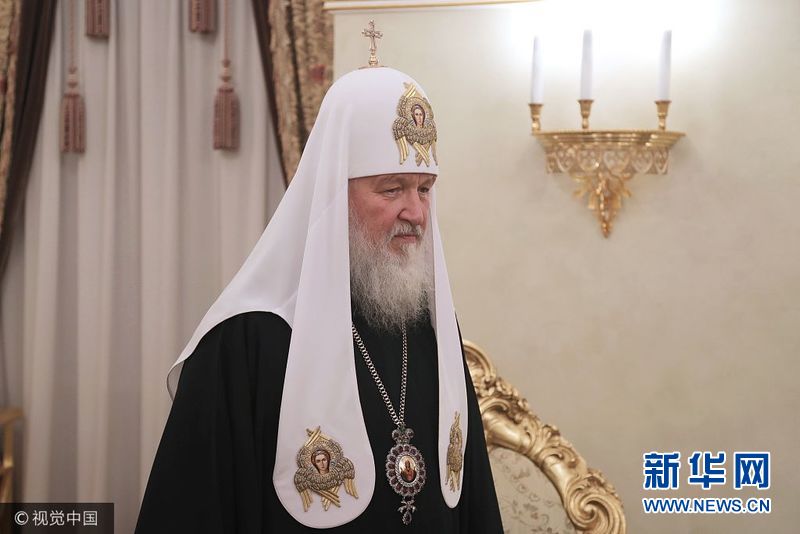 俄罗斯东正教大牧首过生日普京向其献花赠画祝贺