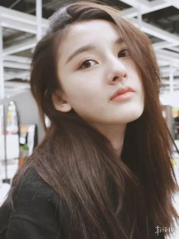 时下最红的十位90后小花 好看还不够?还要抢男神?