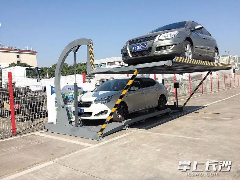 1个车位秒变2个!80后的他在长沙造出欧美没有的智能泊车架(视频)