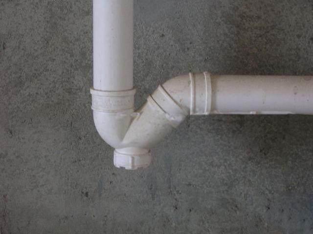 蹲便器还要装个存水弯?老师傅笑我无知,难怪朋友家卫生间总发臭