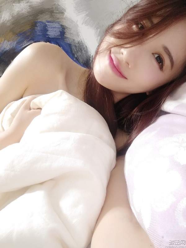 斗鱼第一御姐玩抡大锤秒变表情包立死库水爬墙flag