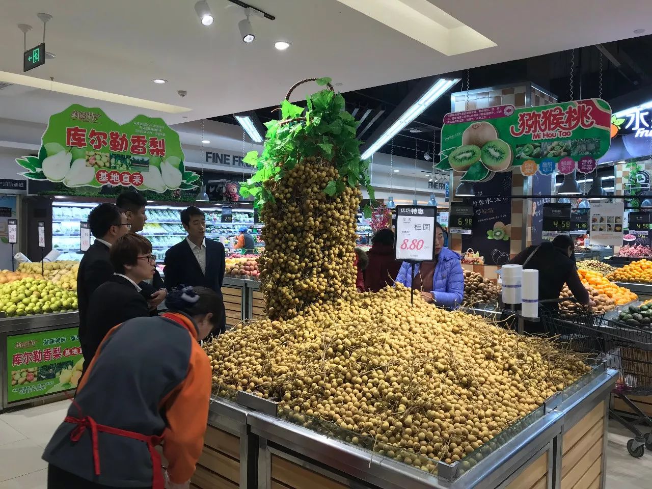 潍坊丰华超市总经理张新一曾向大家提起巨野"佳和现象",认为在巨野