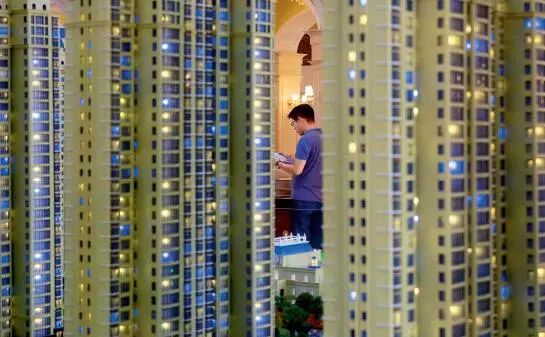 　　由政府主导，集监管、服务、信息于一体的官方房屋租赁平台是租赁市场的“基础设施”，也被视为各项政策落地的抓手。 　　视觉中国