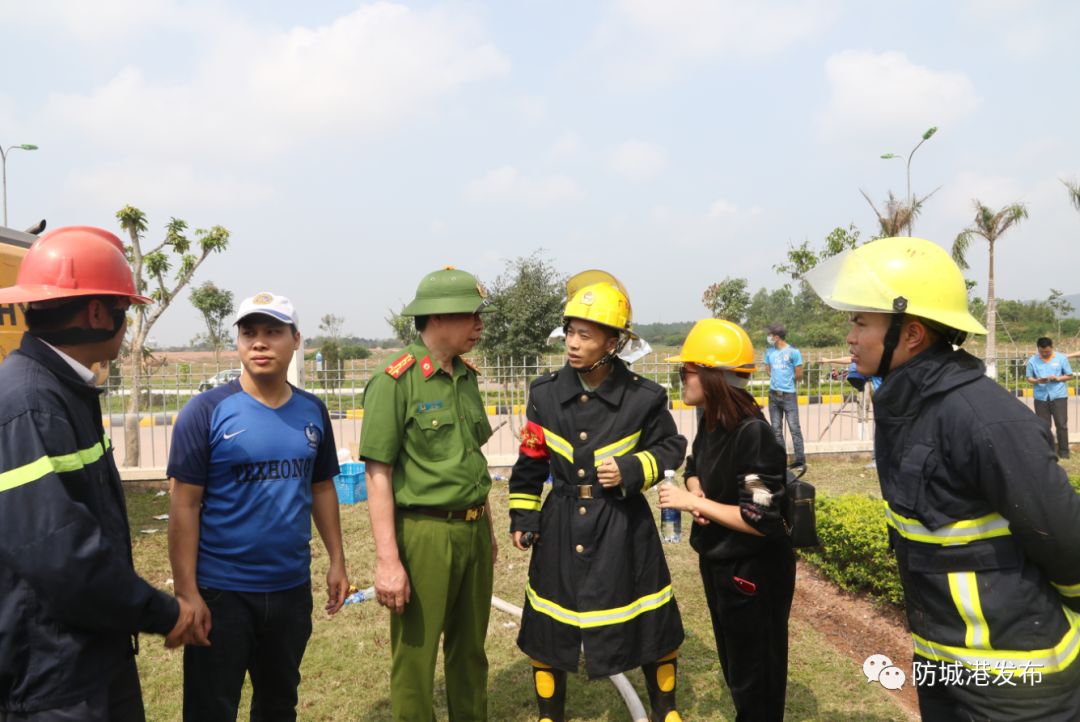 越南芒街市一中资企业突发火灾 防城港消防紧急跨国救援