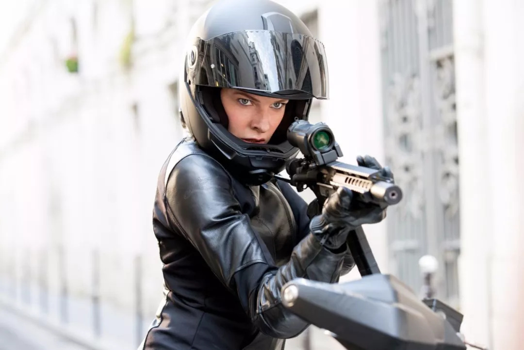 挑战25000英尺高空碟中谍6告诉我们阿汤哥这次又要玩命了