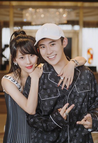 连秦岚都要半夜翻他的朋友圈,他却说无人可倾诉|爱我还是他|马锐|老师