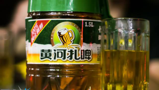 不管是黄河鲜啤还是夺命大黄河还是老五泉必须选择一瓶
