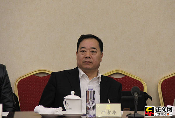 邢吉华委员:以 供给侧 思维遏制 校园贷 |校园|委