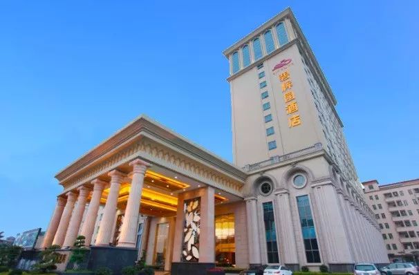 14:00到场签到全部学员到碧辉园酒店签到等待.