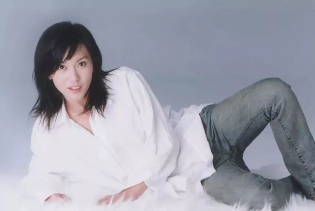 1995年,郭妃丽以模特身份出道先给年轻的朋友简单介绍一下女神谁能