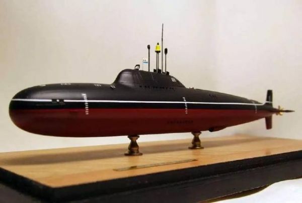  资料图：俄罗斯第五代核潜艇哈斯基级模型。