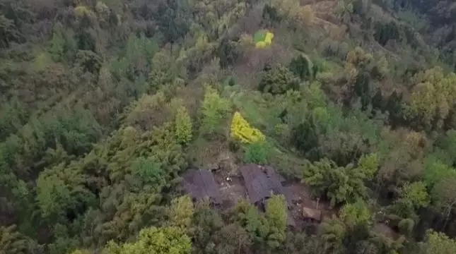 地处大山深处的余明轩家