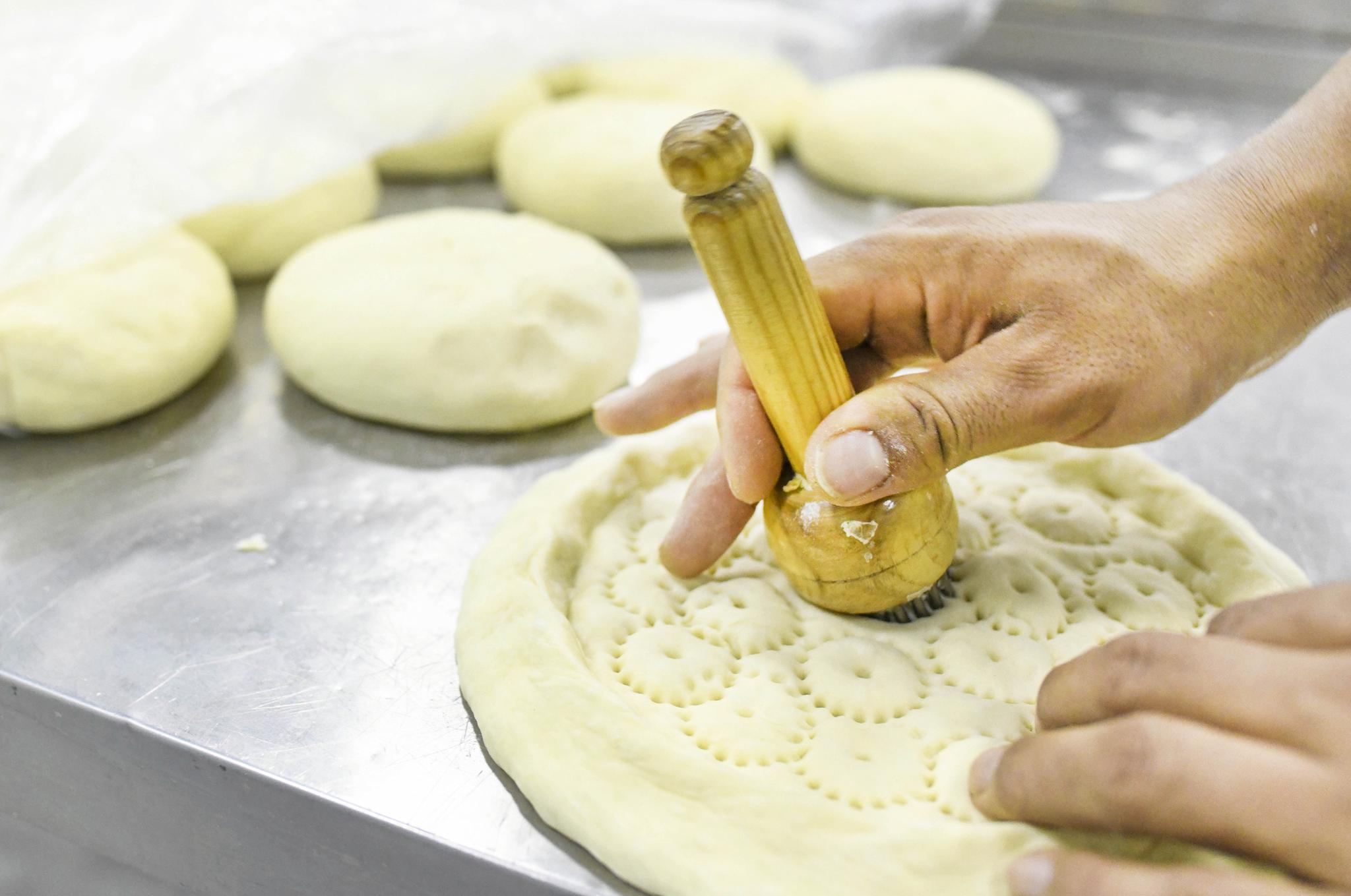 打馕小伙阿卜都变身记