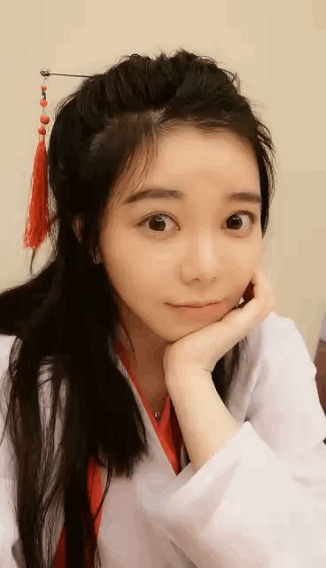 女主播cos《王者荣耀》紫霞仙子 网友:出肉的露娜?