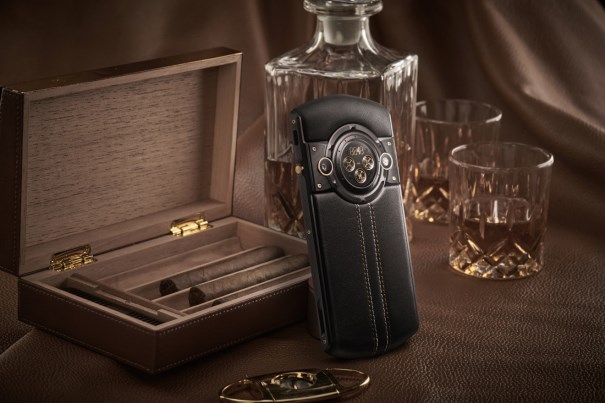 剑指年轻商务新贵,8848手机推出m4锐志版全新系列