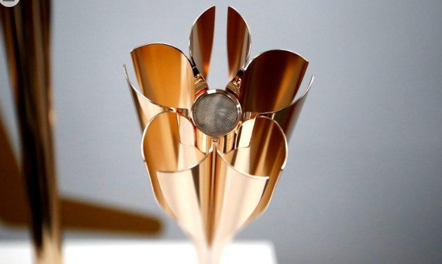 东京2020奥运会火炬正式公布 外形酷似日本国花樱花_自媒体_新浪游戏_