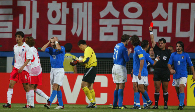 日本踢球,韩国踢人,国足踢…