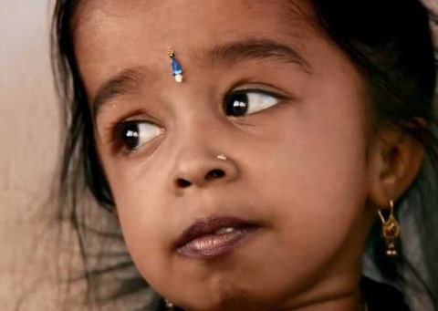 世界上最矮的女人,21岁身高62.8厘米,真正的天山童姥!