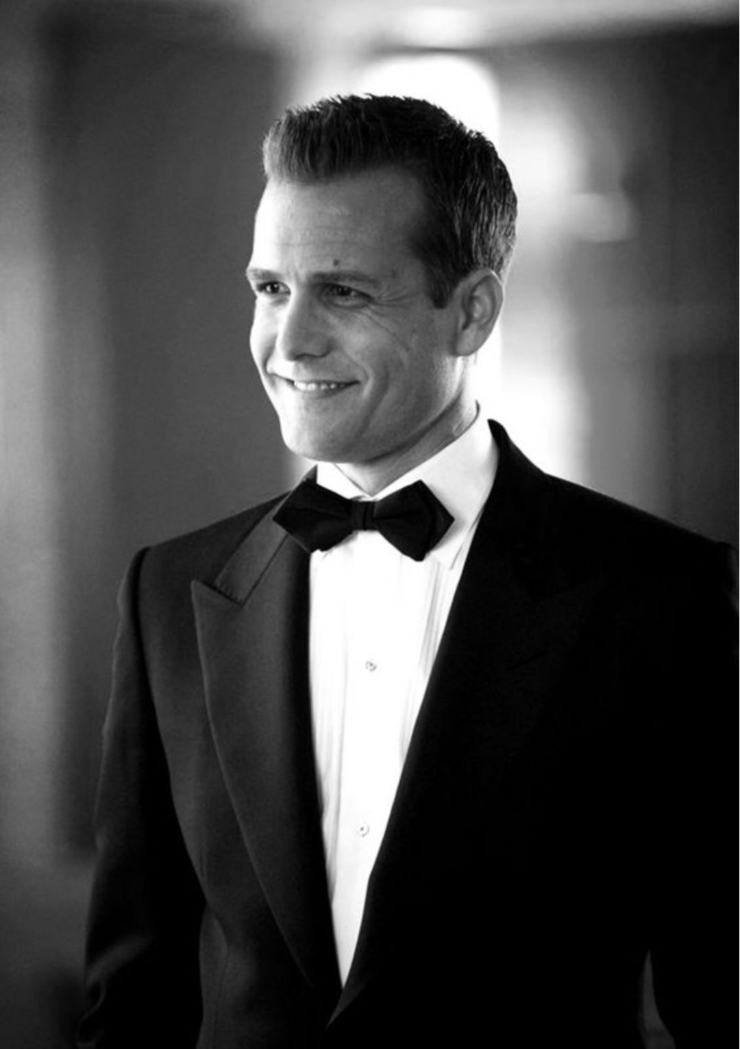 它更是007james bond的选择,棱角分明的钻石型领结把他的气质衬托得