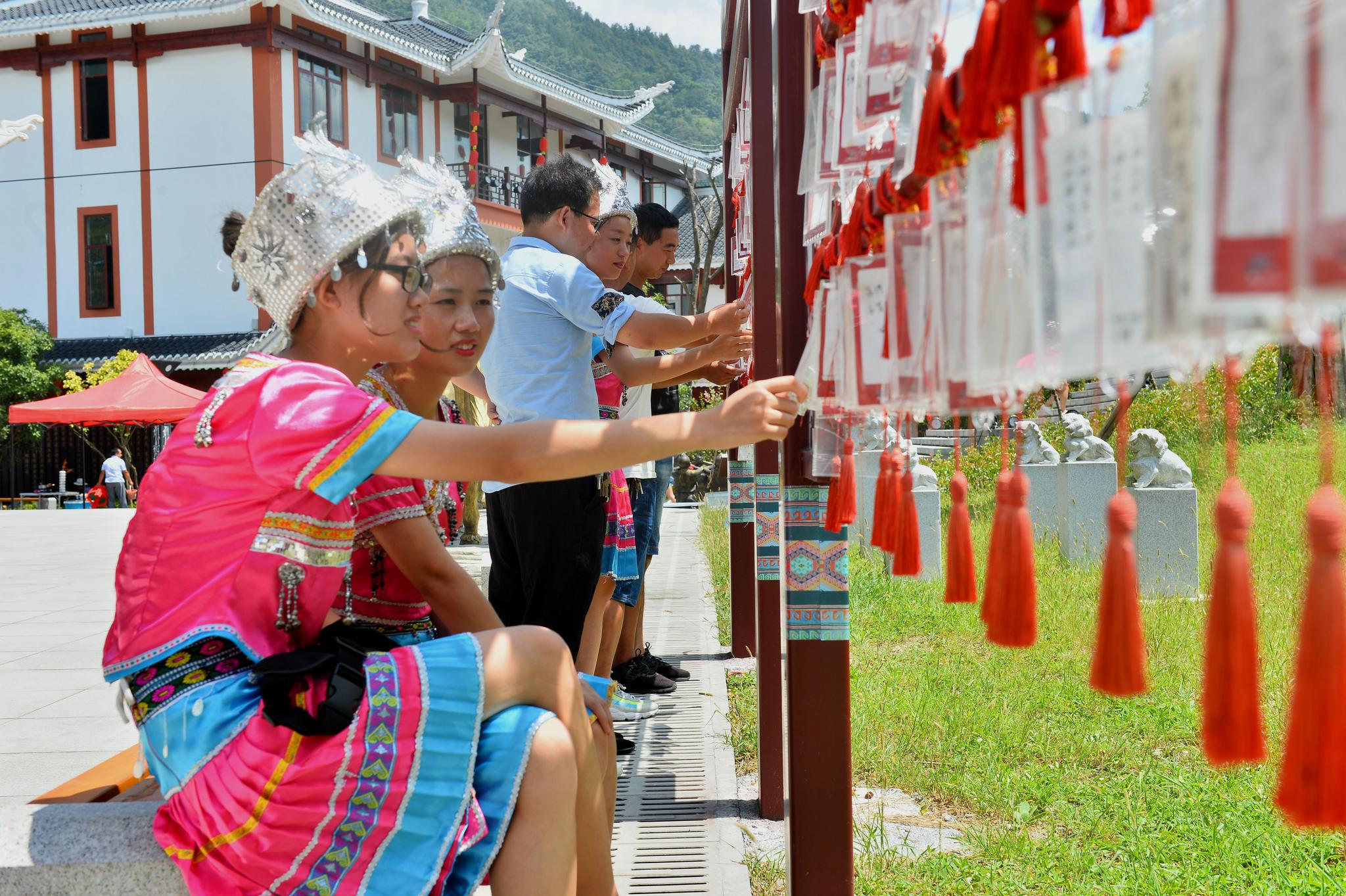 湖北恩施:又到土家女兒會