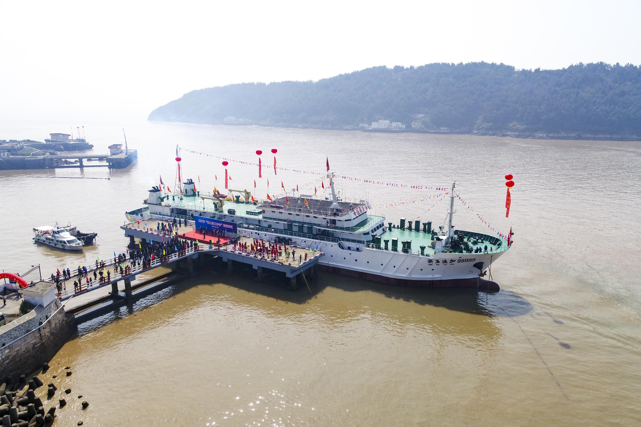 其中,拖虾作业是玉环捕捞业的支柱,全市共有151艘拖虾渔船,占捕捞渔船