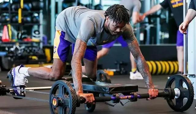 英格拉姆:浑汗如雨的训练为了专注于自己的精神强大