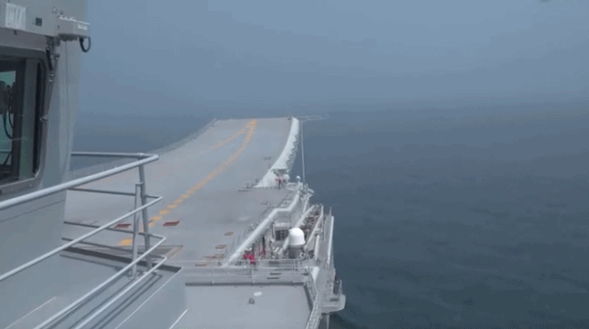 △“山东舰”的停机坪